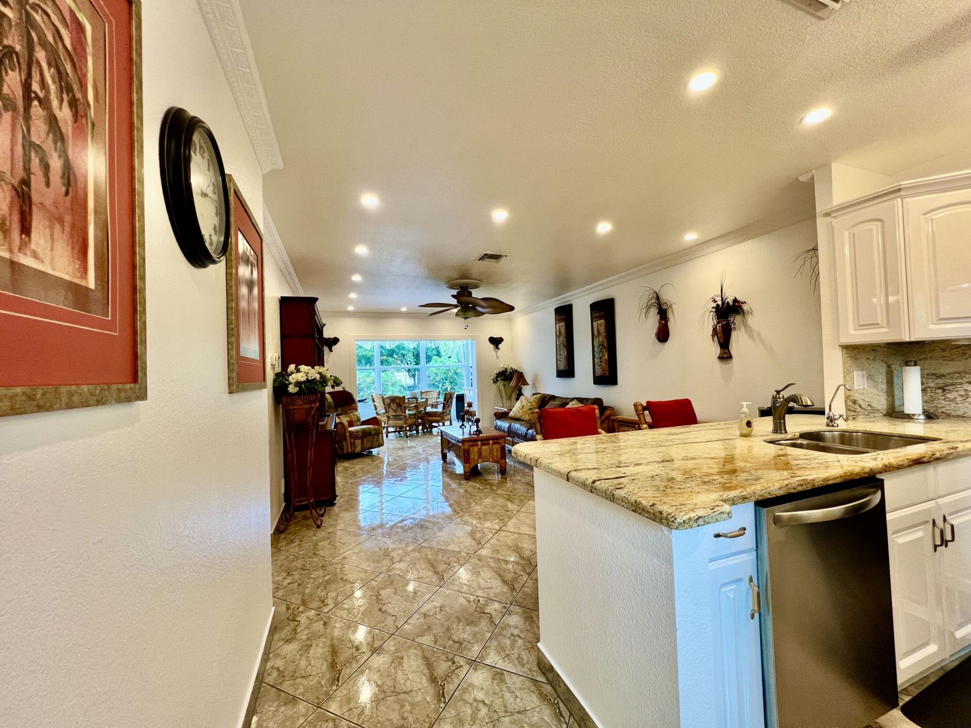5141 W Oakland Park Boulevard, Unit 201, Lauderdale Lakes, FL 33313 Photo