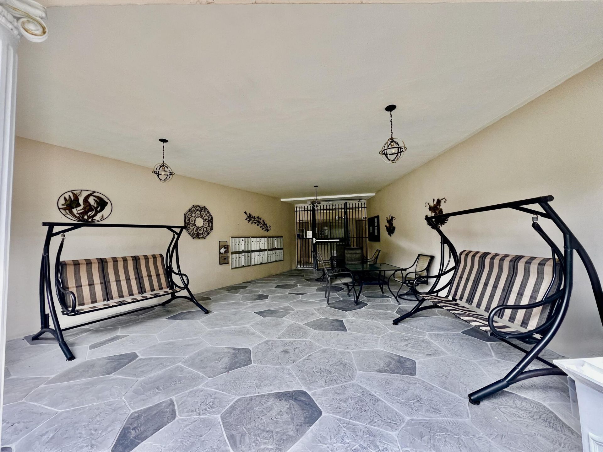 5141 W Oakland Park Boulevard, Unit 201, Lauderdale Lakes, FL 33313 Photo