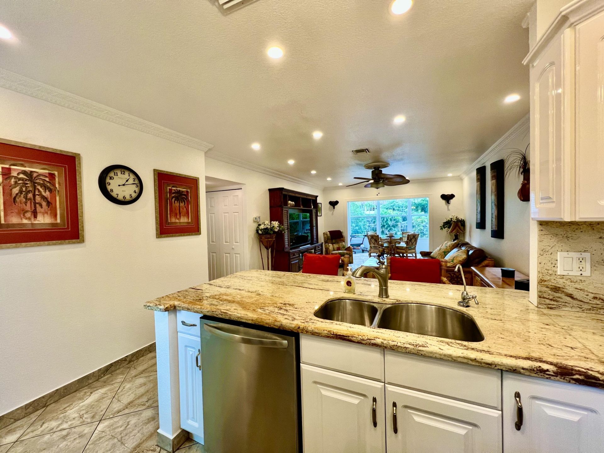 5141 W Oakland Park Boulevard, Unit 201, Lauderdale Lakes, FL 33313 Photo