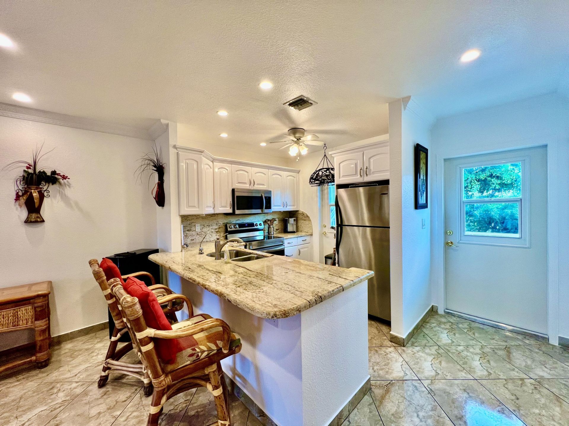 5141 W Oakland Park Boulevard, Unit 201, Lauderdale Lakes, FL 33313 Photo
