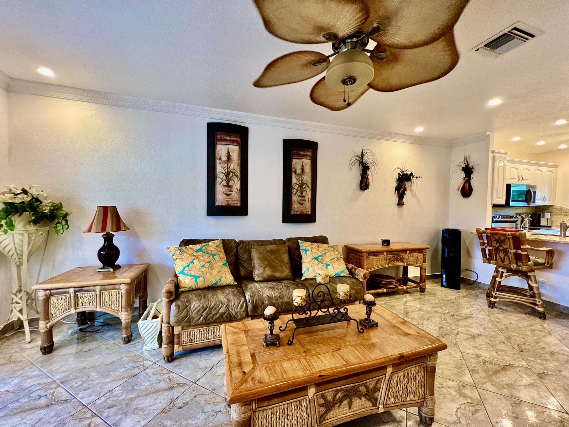 5141 W Oakland Park Boulevard, Unit 201, Lauderdale Lakes, FL 33313 Photo