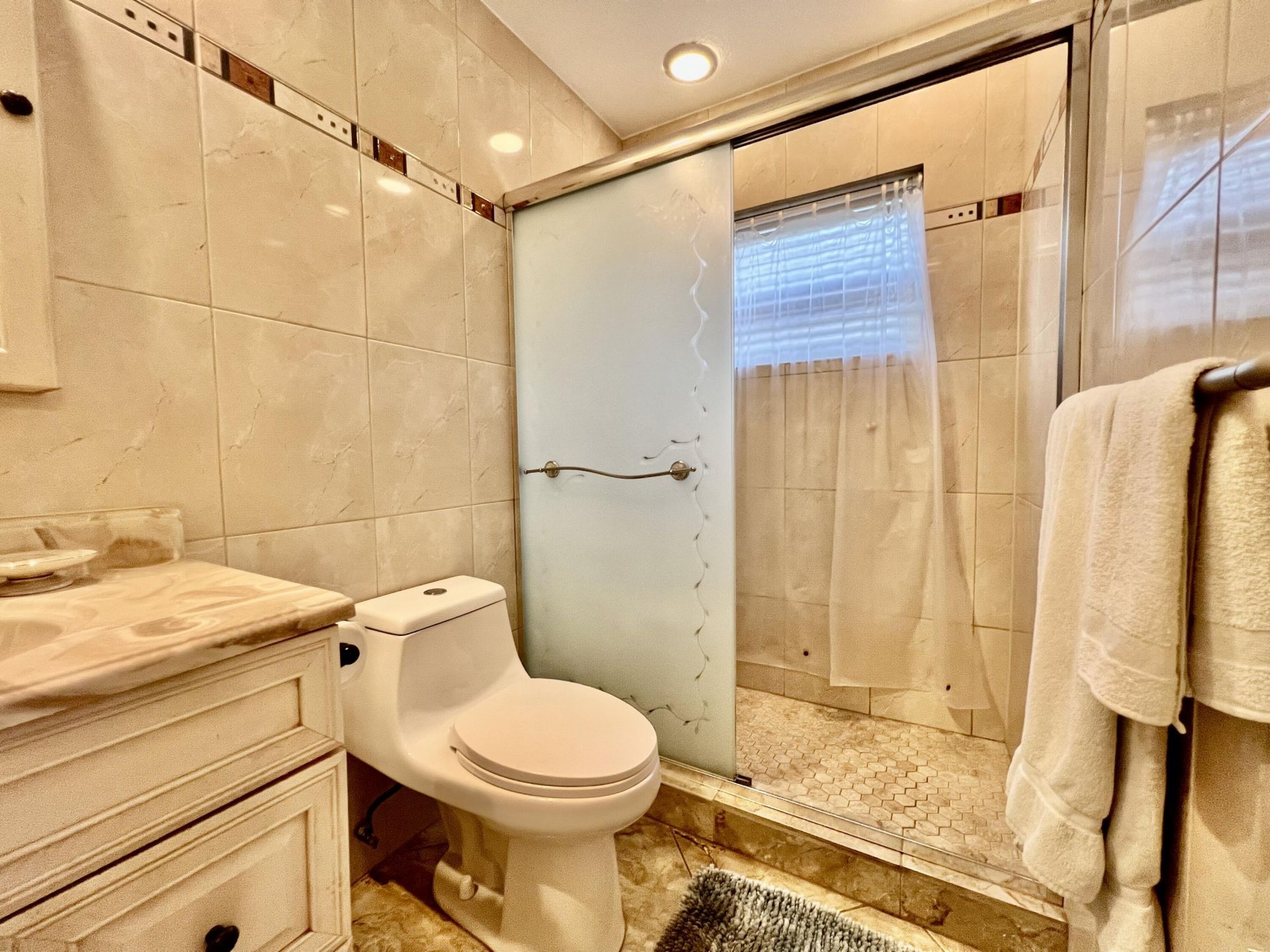 5141 W Oakland Park Boulevard, Unit 201, Lauderdale Lakes, FL 33313 Photo