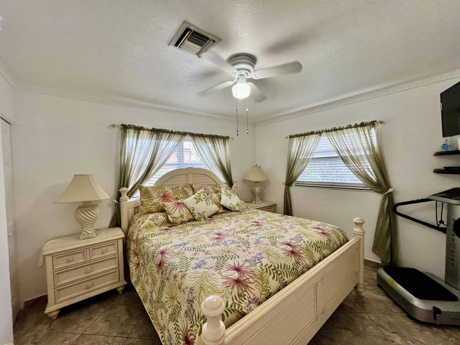 5141 W Oakland Park Boulevard, Unit 201, Lauderdale Lakes, FL 33313 Photo