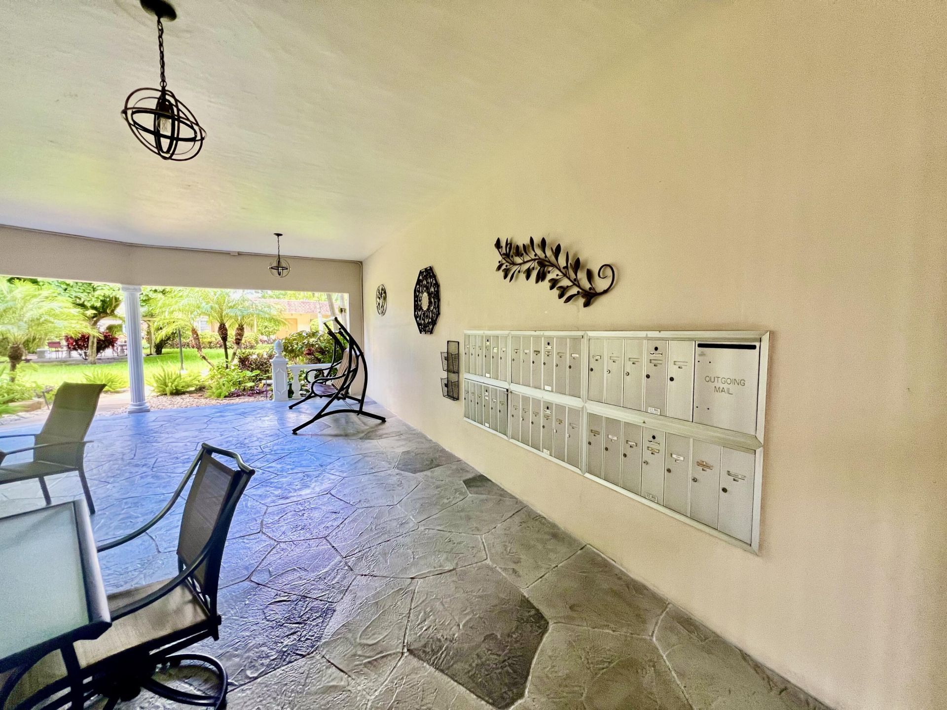 5141 W Oakland Park Boulevard, Unit 201, Lauderdale Lakes, FL 33313 Photo