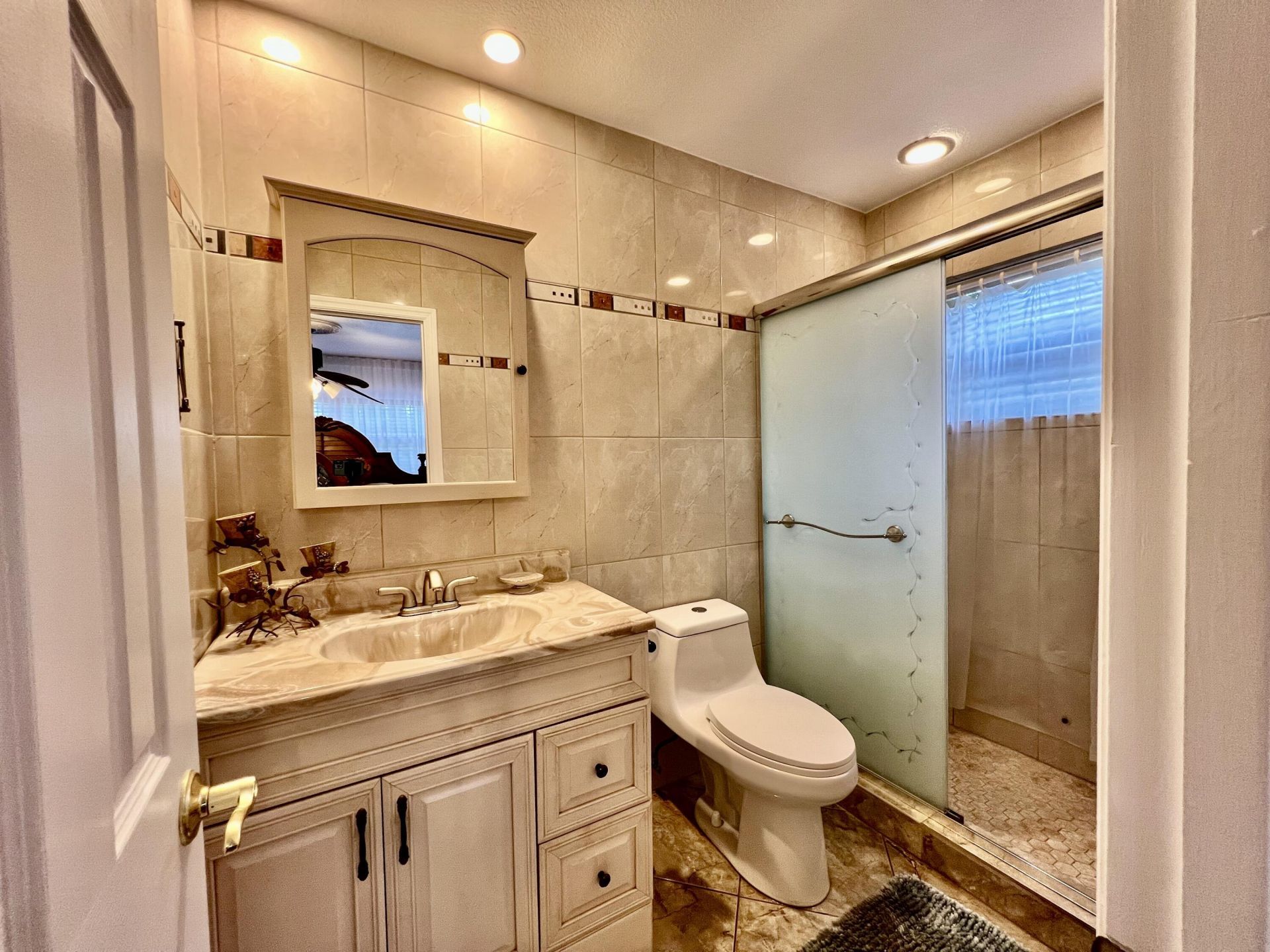 5141 W Oakland Park Boulevard, Unit 201, Lauderdale Lakes, FL 33313 Photo