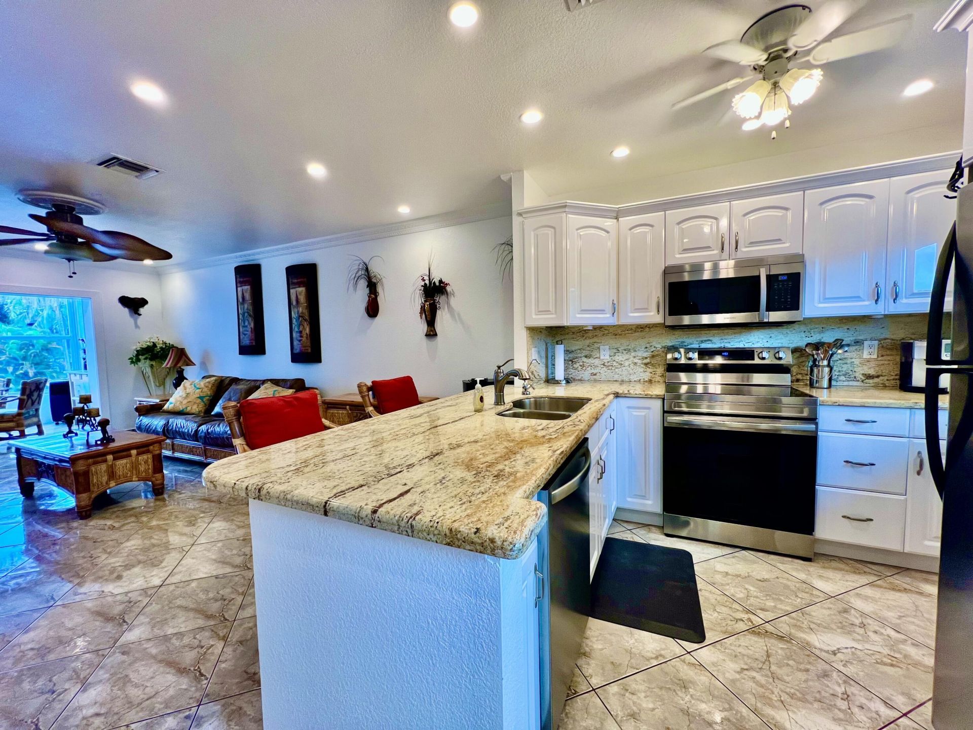 5141 W Oakland Park Boulevard, Unit 201, Lauderdale Lakes, FL 33313 Photo