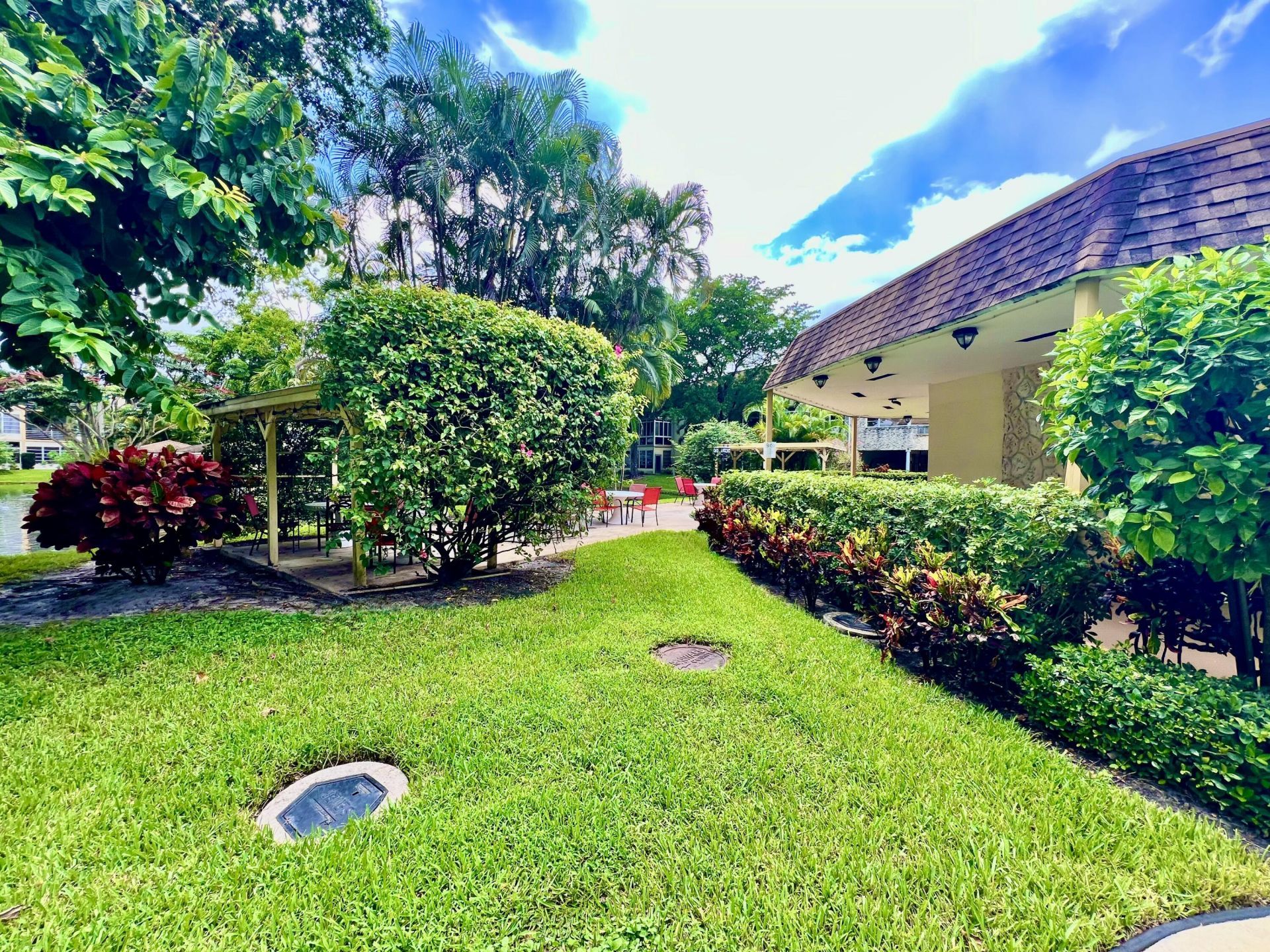 5141 W Oakland Park Boulevard, Unit 201, Lauderdale Lakes, FL 33313 Photo