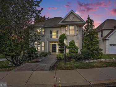 1018 RIVERVIEW LANE, CONSHOHOCKEN, PA 19428