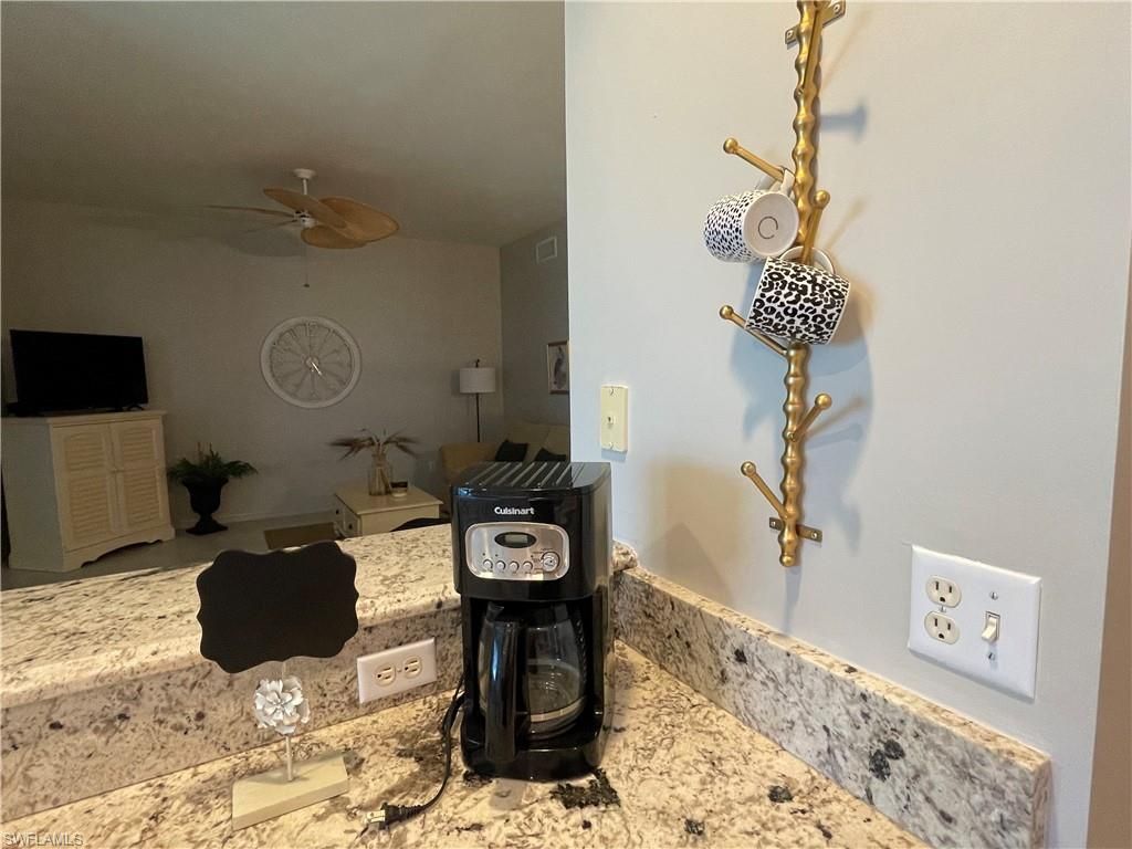 8066 Queen Palm Ln, Unit 537, Fort Myers, FL 33966 Photo