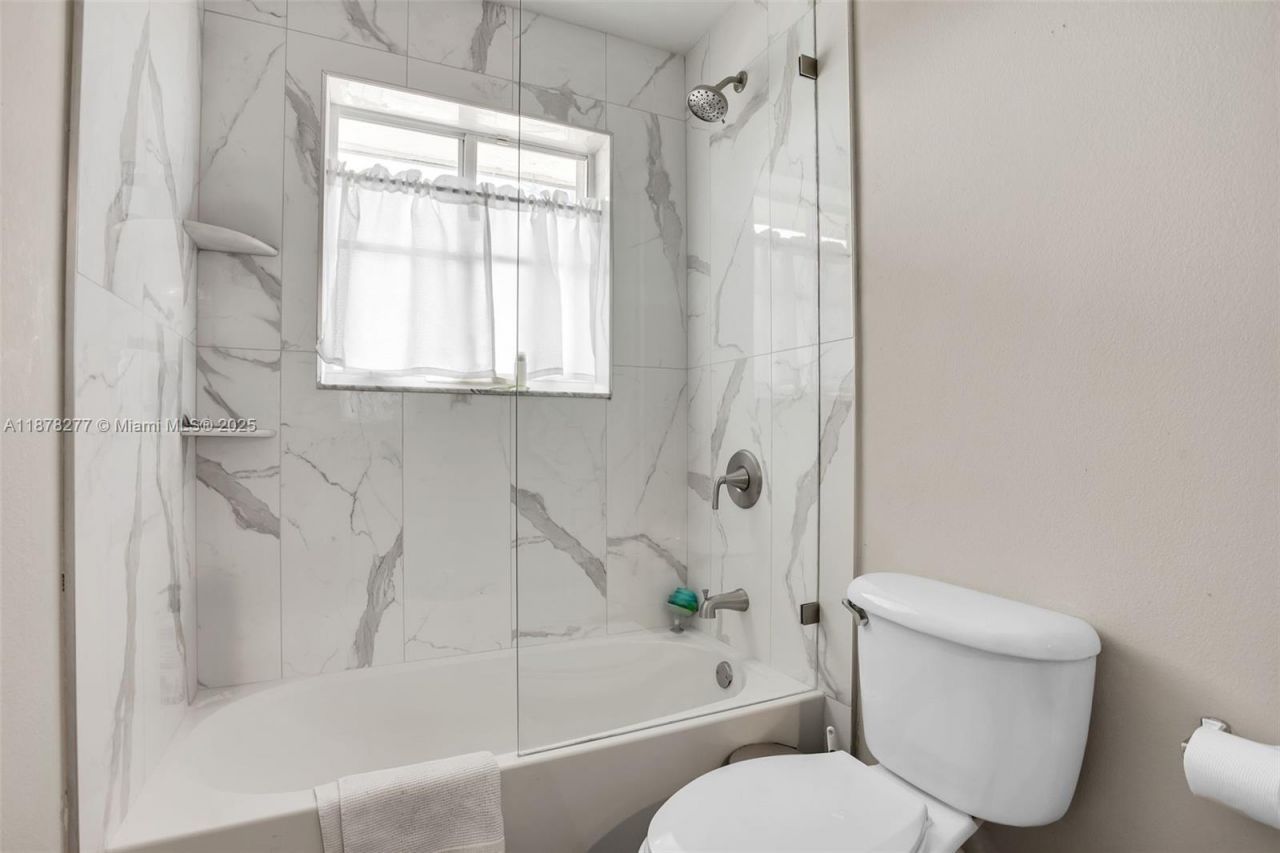 1242 Peregrine Way, Weston, FL 33327 Photo