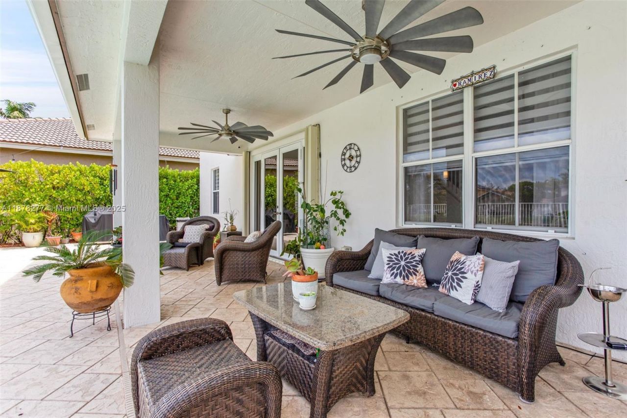 1242 Peregrine Way, Weston, FL 33327 Photo