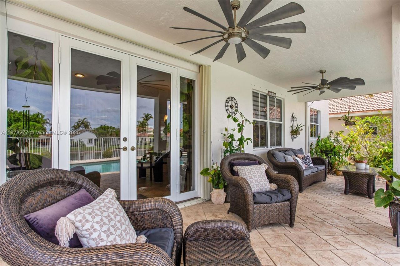 1242 Peregrine Way, Weston, FL 33327 Photo