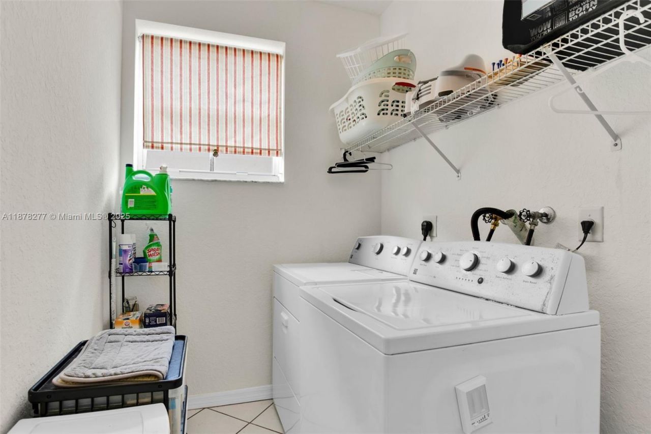 1242 Peregrine Way, Weston, FL 33327 Photo