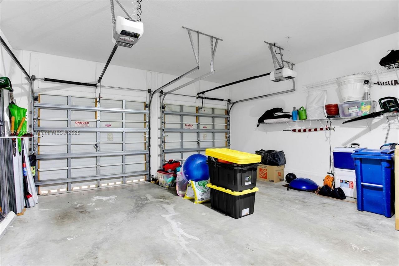 1242 Peregrine Way, Weston, FL 33327 Photo