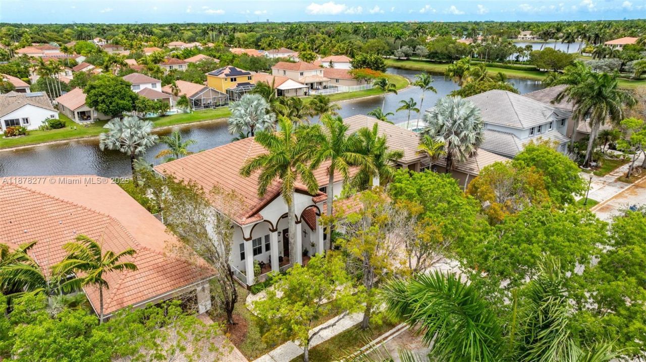 1242 Peregrine Way, Weston, FL 33327 Photo