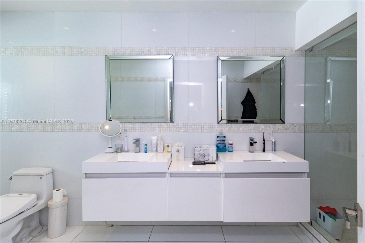 1215 N Biscayne Point Rd, Miami Beach, FL 33141 Photo