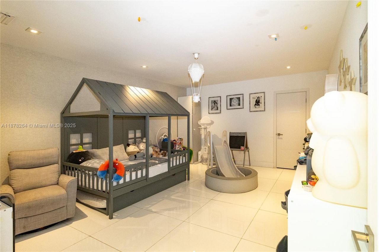 1215 N Biscayne Point Rd, Miami Beach, FL 33141 Photo