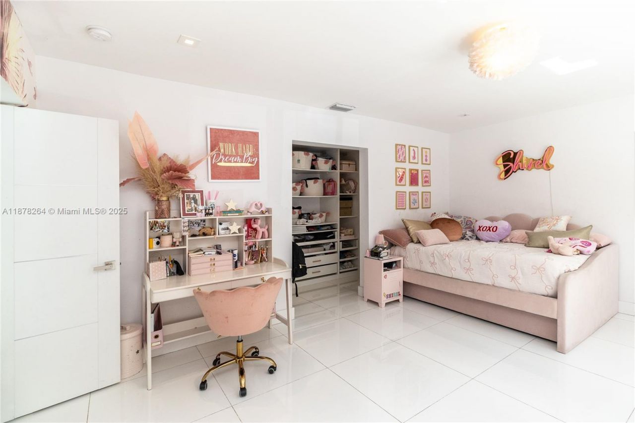 1215 N Biscayne Point Rd, Miami Beach, FL 33141 Photo