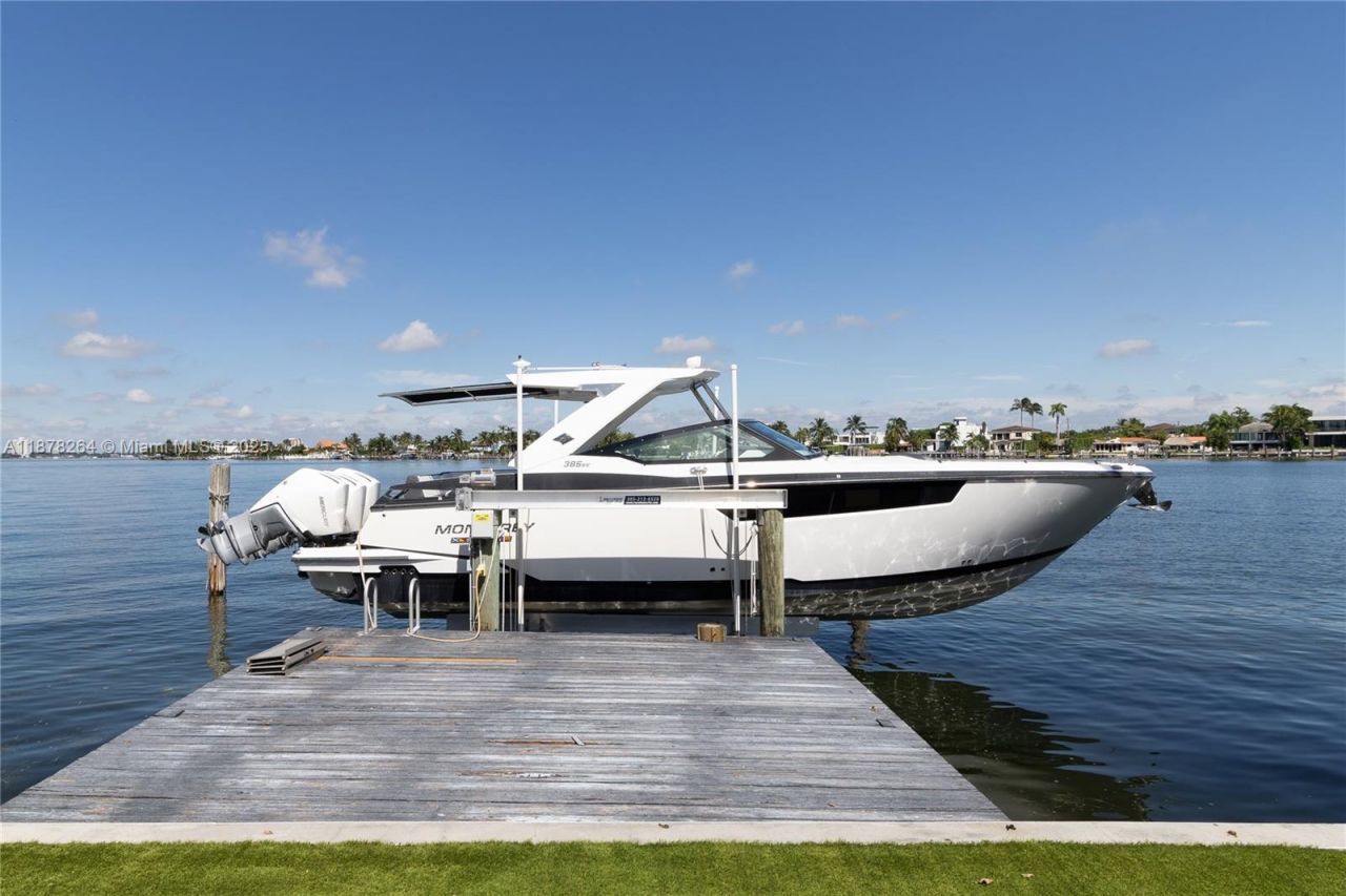 1215 N Biscayne Point Rd, Miami Beach, FL 33141 Photo