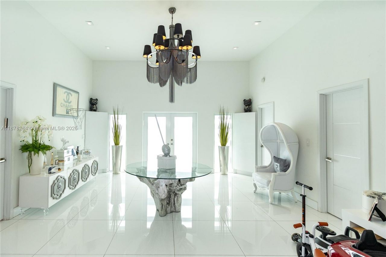 1215 N Biscayne Point Rd, Miami Beach, FL 33141 Photo