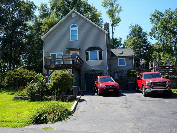 27 Spruce Street, Lake Peekskill, NY 10537