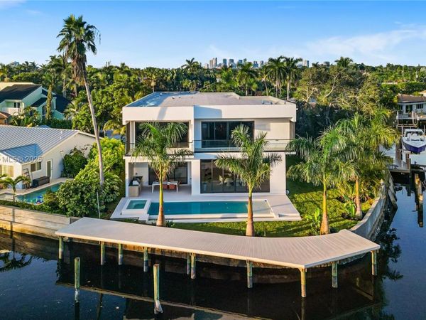 2033 NE 22nd St, Wilton Manors, FL 33305