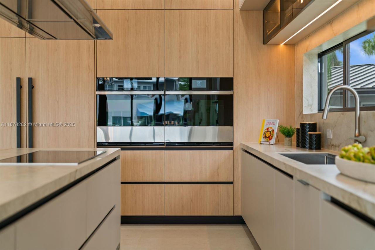 2033 NE 22nd St, Wilton Manors, FL 33305 Photo