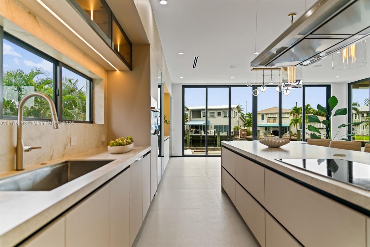 2033 NE 22nd St, Wilton Manors, FL 33305 Photo