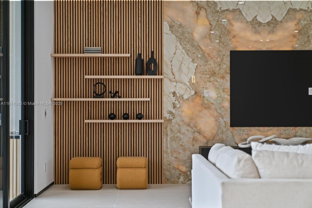 2033 NE 22nd St, Wilton Manors, FL 33305 Photo