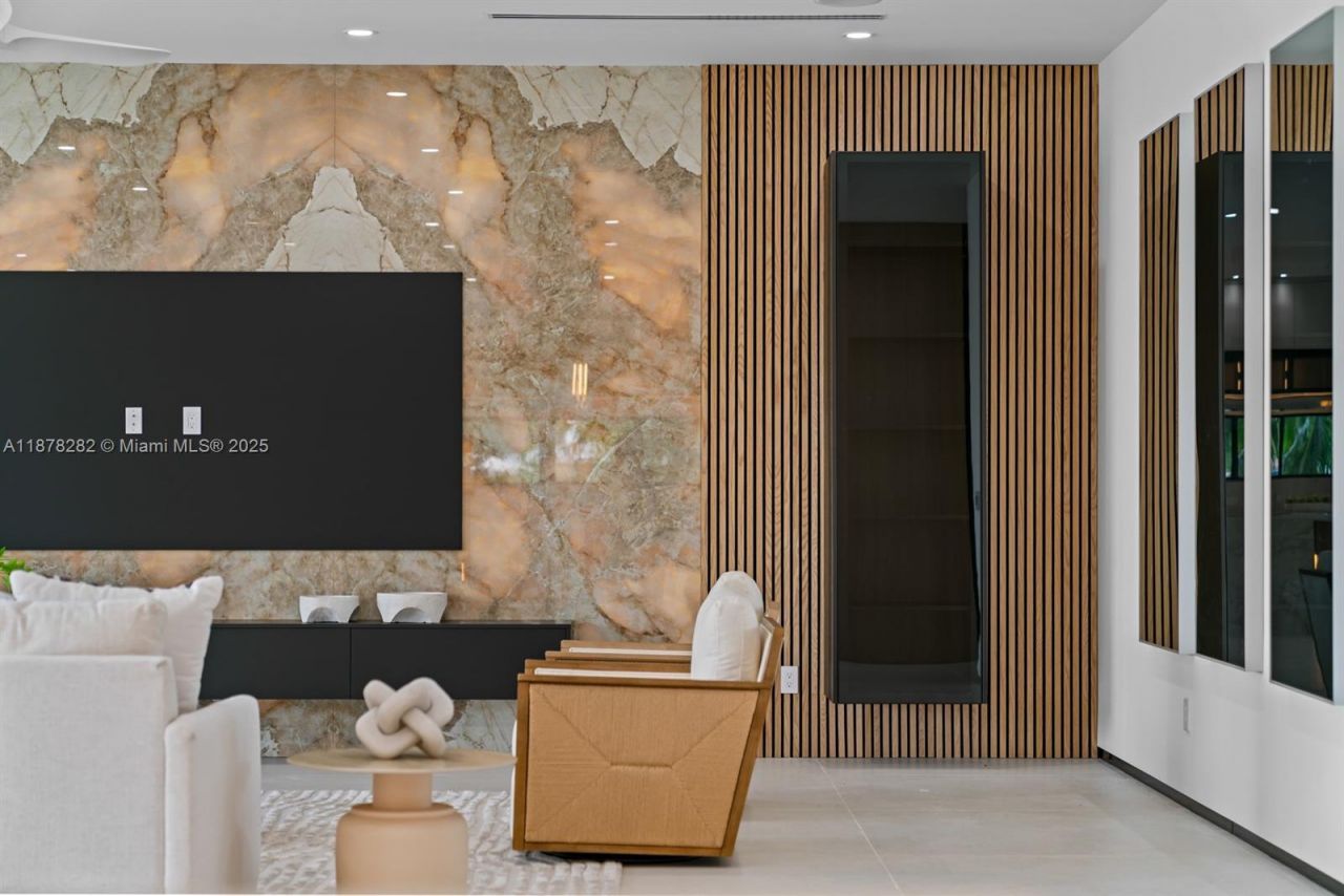 2033 NE 22nd St, Wilton Manors, FL 33305 Photo