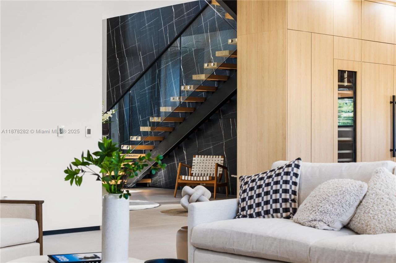 2033 NE 22nd St, Wilton Manors, FL 33305 Photo