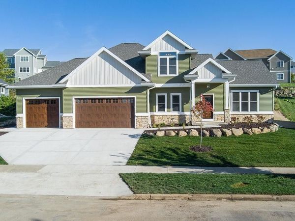 1113 N DIVISION Street, Waunakee, WI 53597