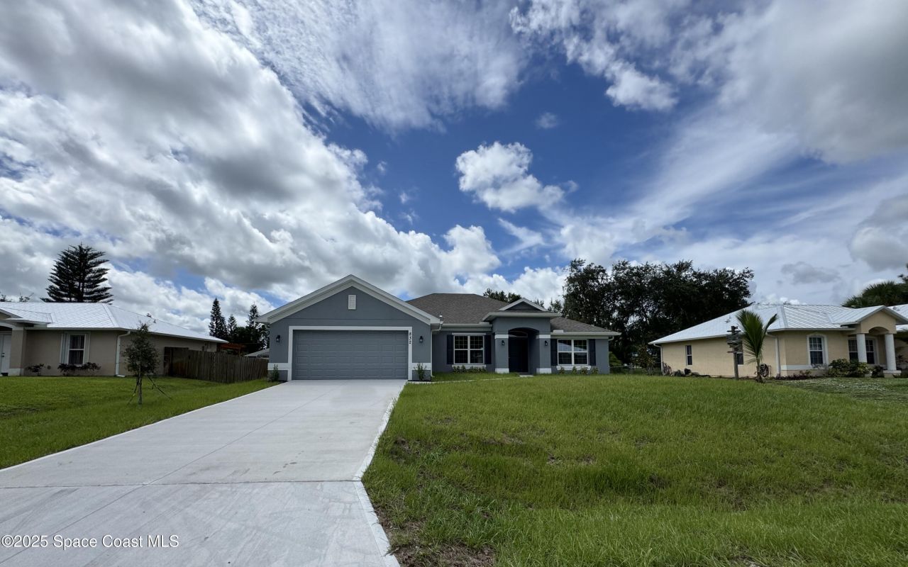 832 Majestic Avenue, Sebastian, FL 32958 Photo