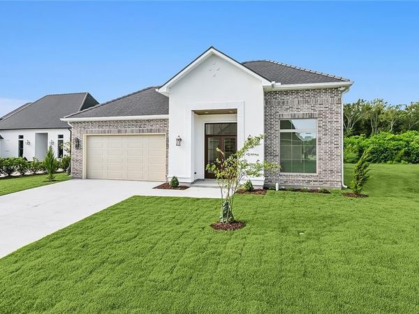 124 DEER FIELD Drive, Belle Chasse, LA 70037