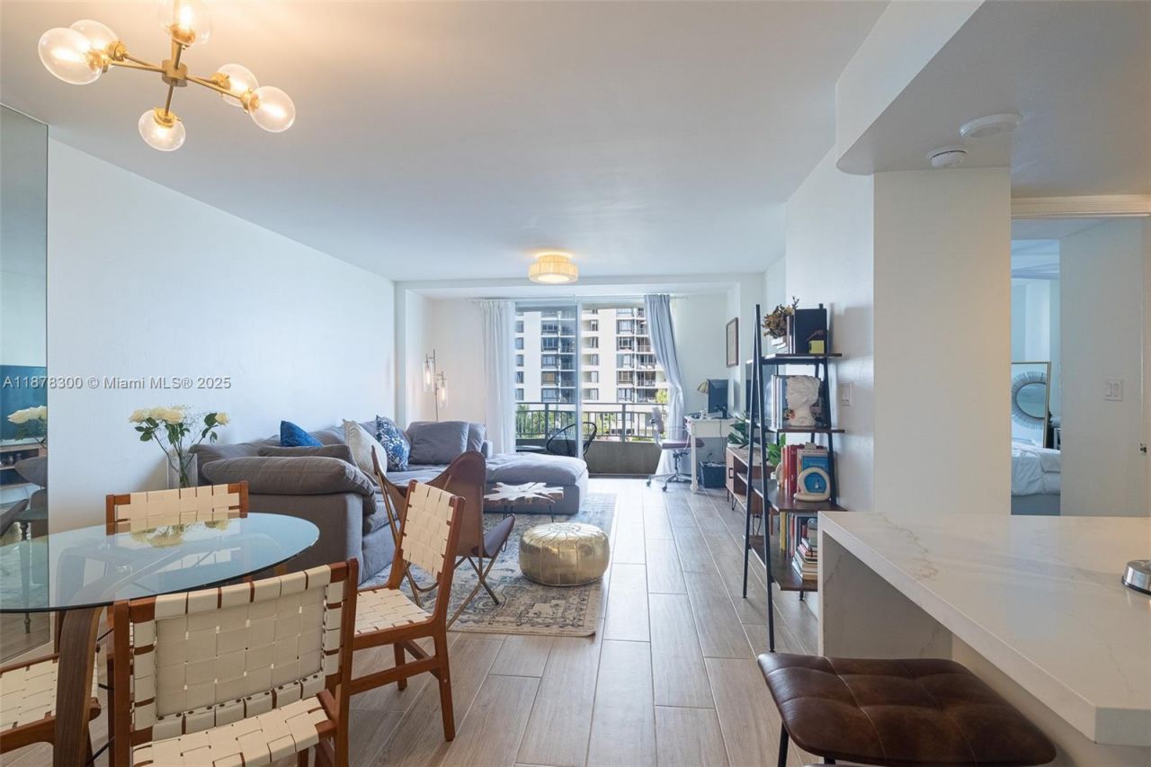 770 Claughton Island Dr, Unit 609, Miami, FL 33131 Photo