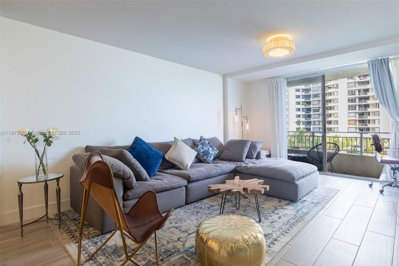 770 Claughton Island Dr, Unit 609, Miami, FL 33131 Photo