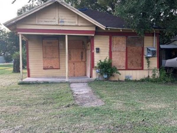 802 E Calhoun Avenue, Waco, TX 76704