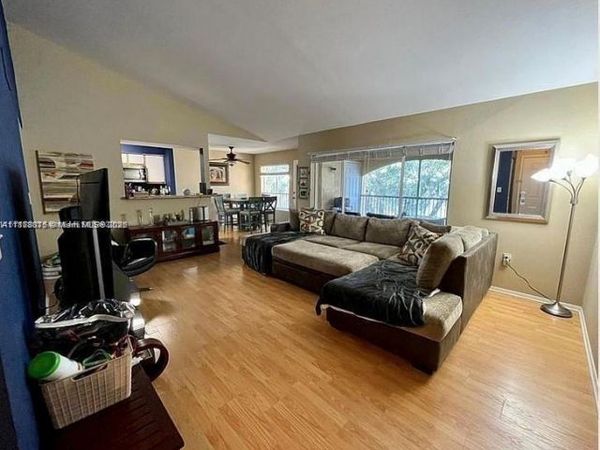 2445 NW 33rd St, Unit 1413, Oakland Park, FL 33309