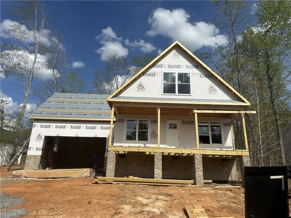 1320 Robins Nest, Asheboro, NC 27203