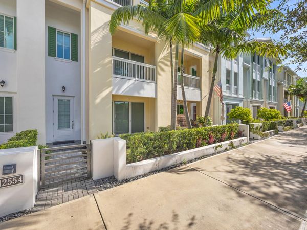 12554 Gross Pointe Drive, Palm Beach Gardens, FL 33418