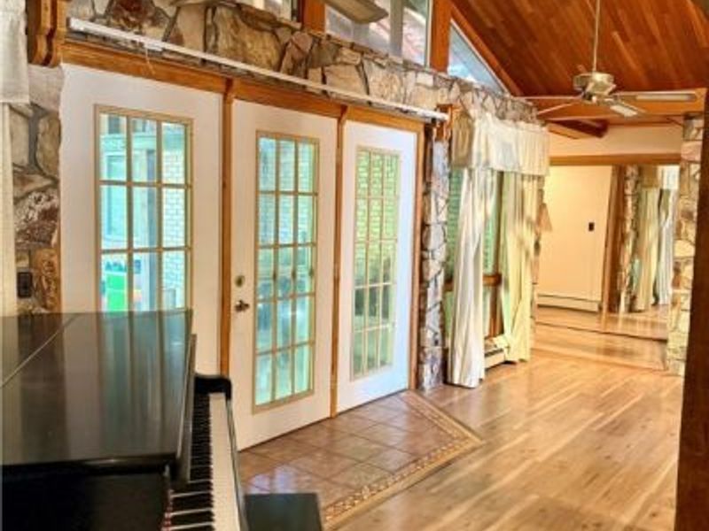 46605 Main Street, Jacobsburg, OH 43933 Photo 11