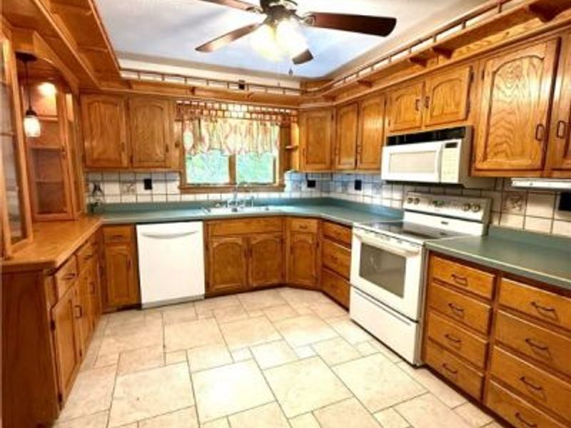 46605 Main Street, Jacobsburg, OH 43933 Photo 14