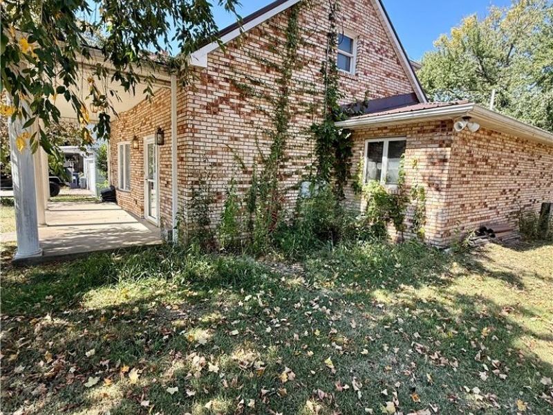 46605 Main Street, Jacobsburg, OH 43933 Photo 2