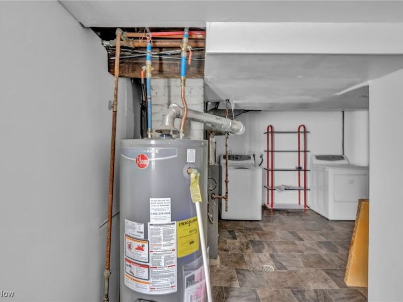 364 Rexford Street, Akron, OH 44314 Photo 9