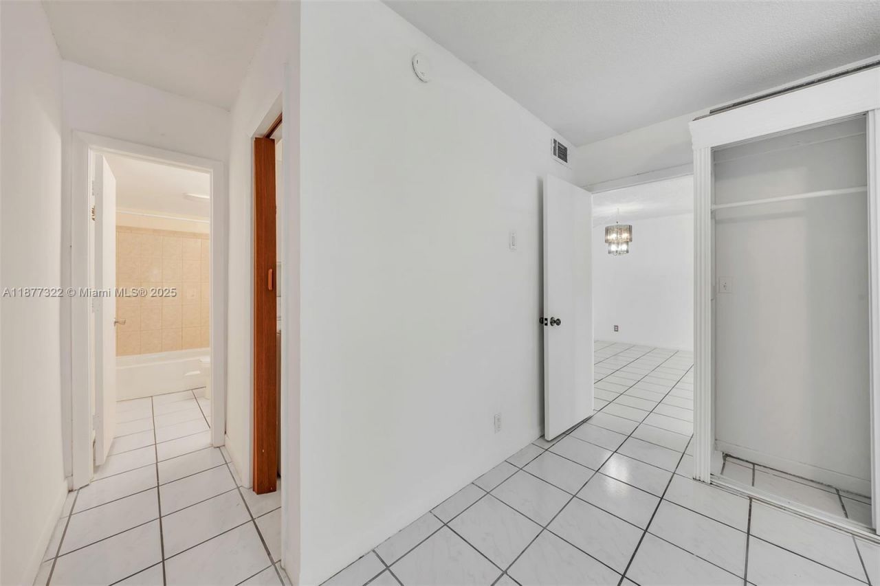 751 Pine Dr, Unit 209, Pompano Beach, FL 33060 Photo