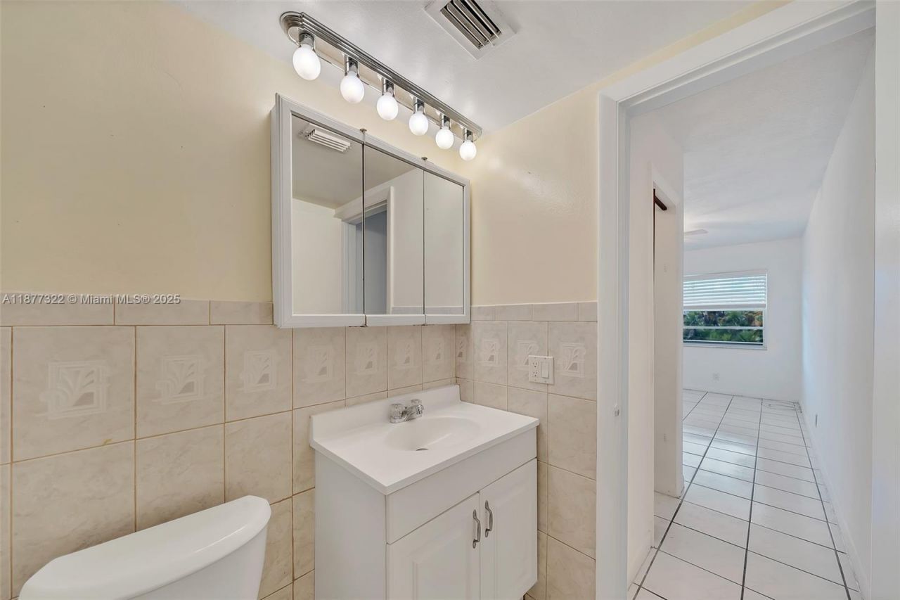 751 Pine Dr, Unit 209, Pompano Beach, FL 33060 Photo