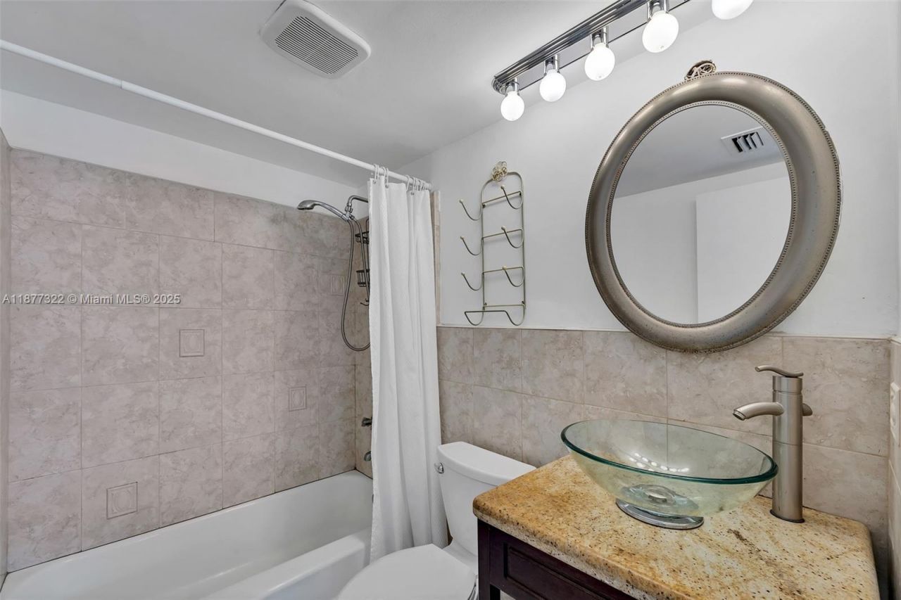 751 Pine Dr, Unit 209, Pompano Beach, FL 33060 Photo