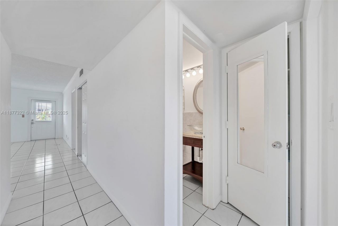 751 Pine Dr, Unit 209, Pompano Beach, FL 33060 Photo