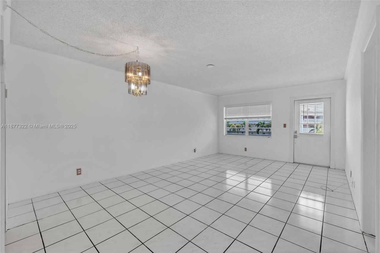 751 Pine Dr, Unit 209, Pompano Beach, FL 33060 Photo