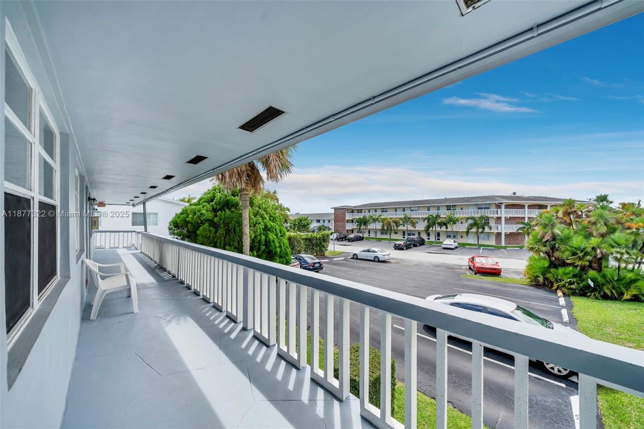 751 Pine Dr, Unit 209, Pompano Beach, FL 33060 Photo